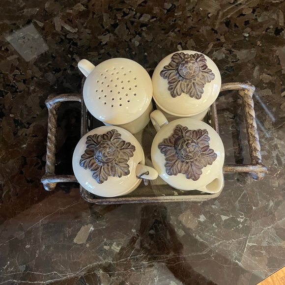 Coffee/Tea Hostess Set
Gracious Goods Acanthus Leaf Collection! 🎉 - Picture 2 of 12